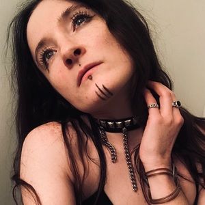 Meet your Posher, Monica